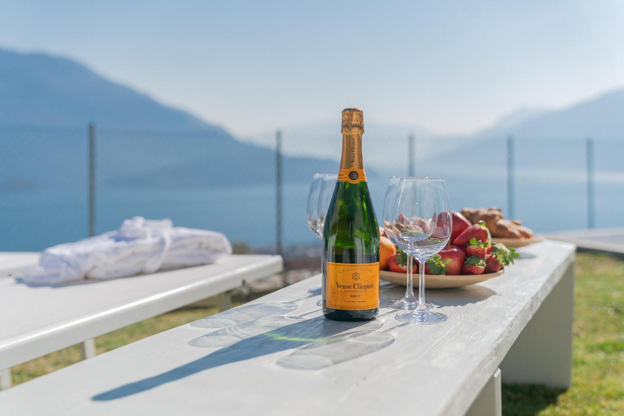 Valarin Luxury Apartments & Wellness, Vercana By Rent All Como Extérieur photo